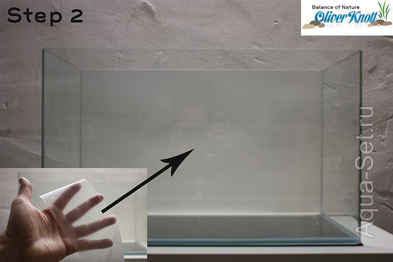 Пошаговый запуск и оформление аквариума от Oliver Knott - Для создания подсветки заднего фона, вы можете наклеить «матовую» пленку на внешнюю сторону заднего стекла и затем подсветить его цветной лампой.