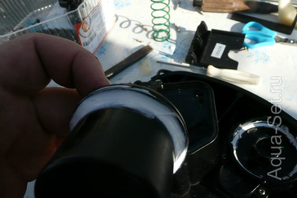 Переделка фильтра Tetra EX 1200 для Земляного аквариума - При промывке было обнаружено что протекал фильтр в трех местах!!! (помпа для запуска, переходные штуцера, и сам бачек)